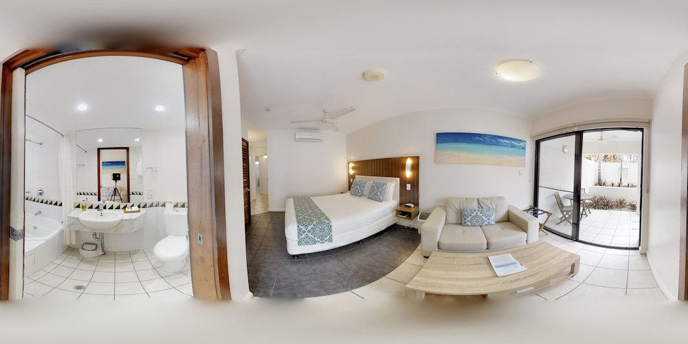 Silkari The Pavilions Port Douglas 56/65