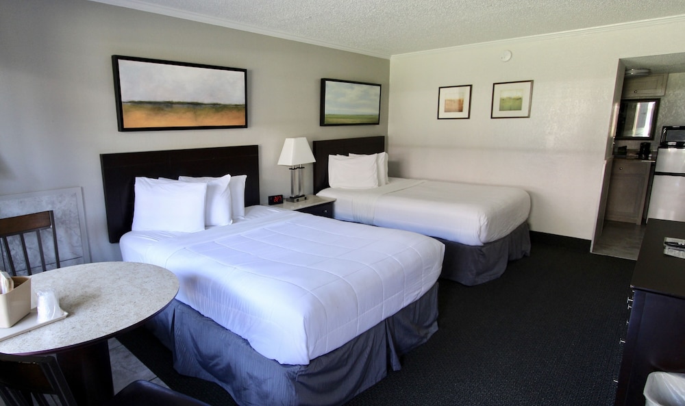 At Home Inn And Suites Pensacola 27/80