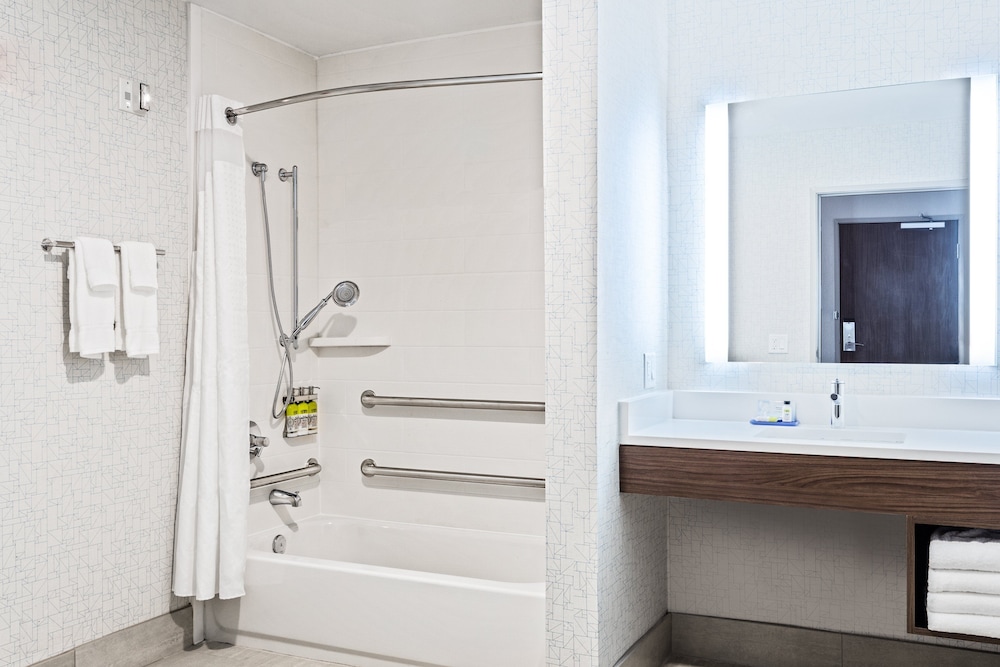 Holiday Inn Express Suites Niceville Eglin Area 17/50