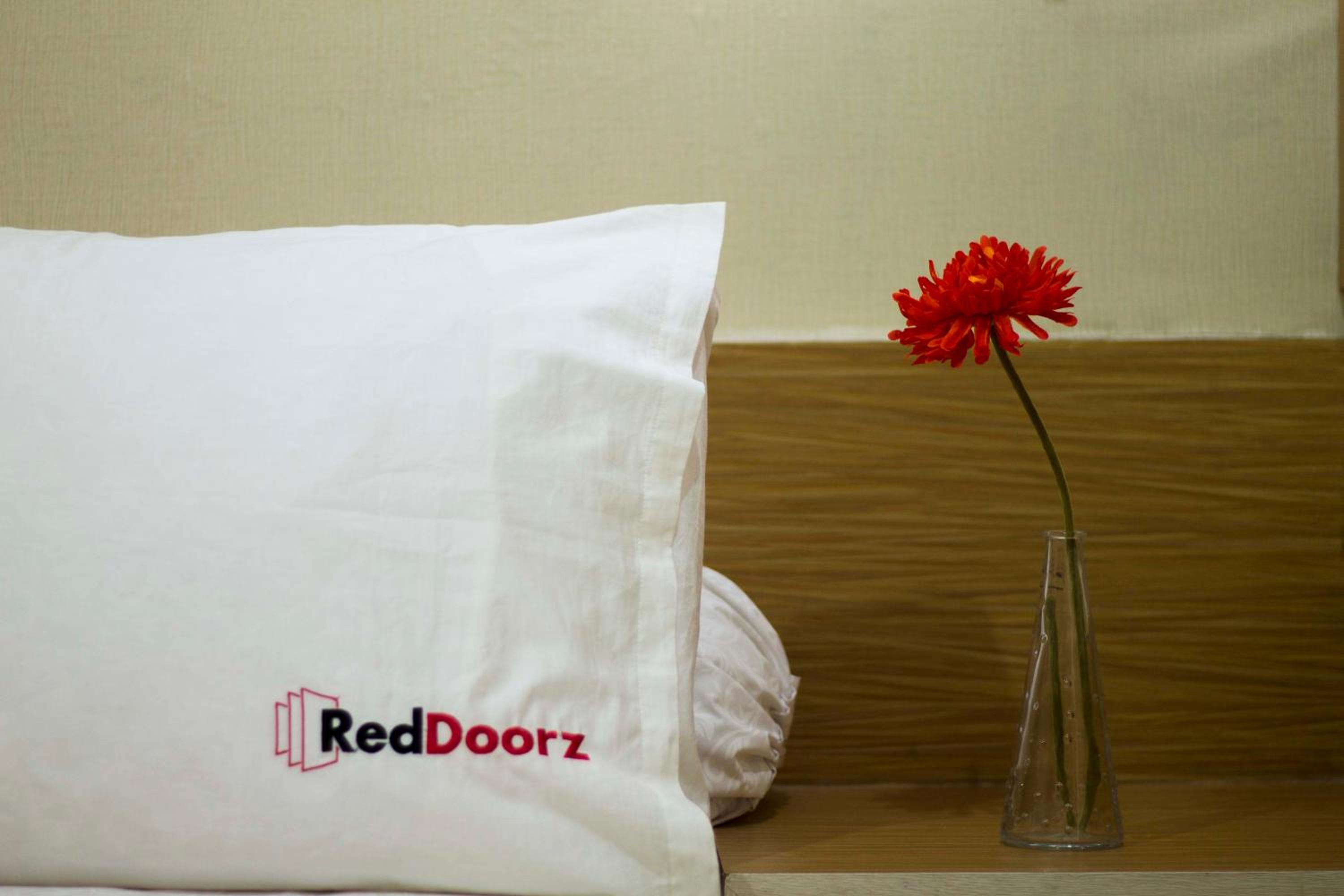 Reddoorz Plus Kapuk Business Park 25/33