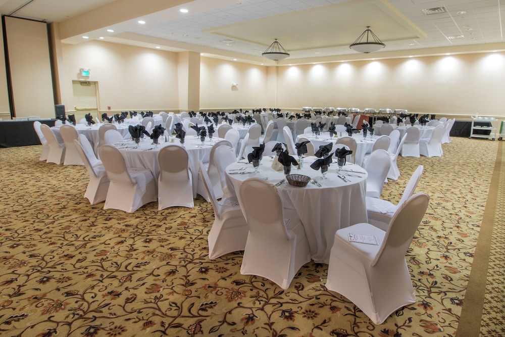 Chateau Resort & Conference Center 57/73