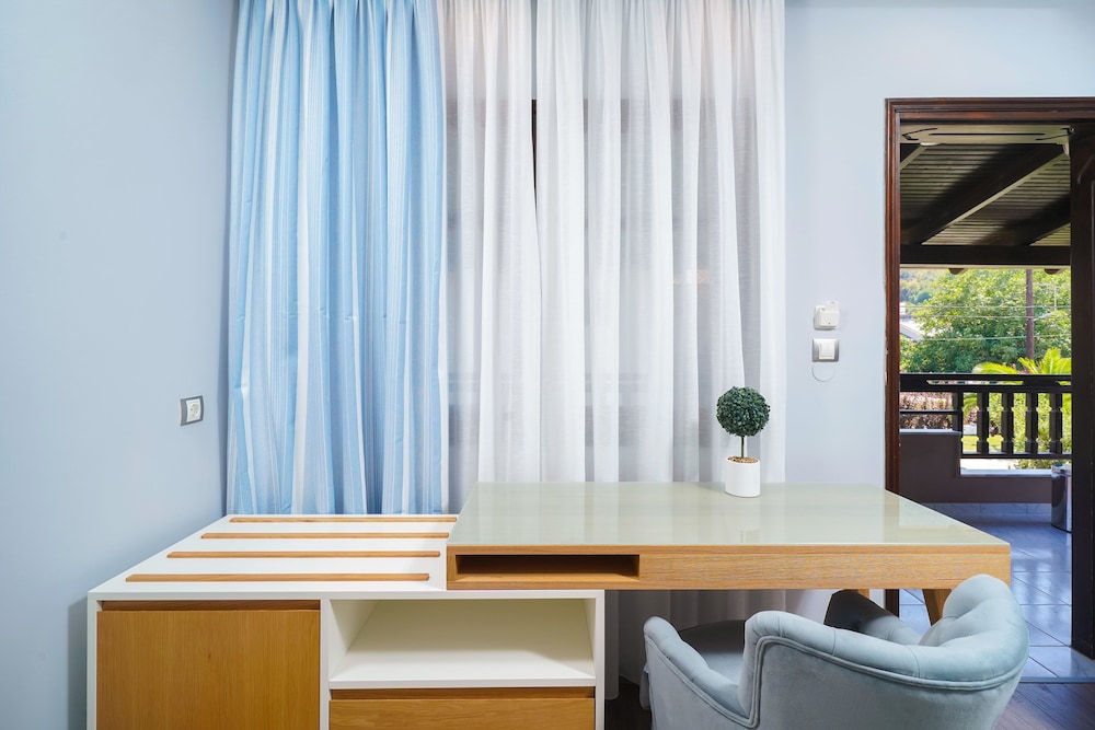 Kamelia Hotel 50/50