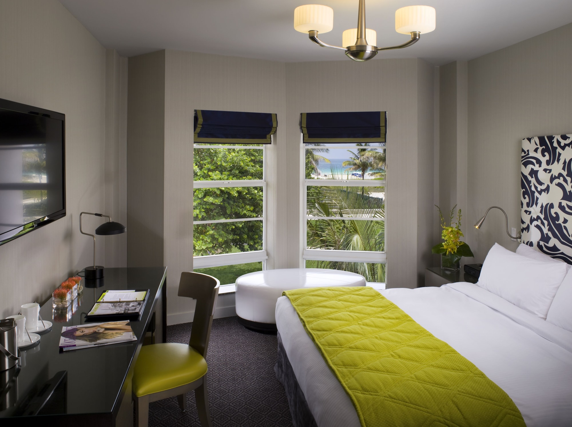 غرفة سوبيريور بسرير كوين بإطلالة جزئية على البحر، Hotel Breakwater South Beach 3/6