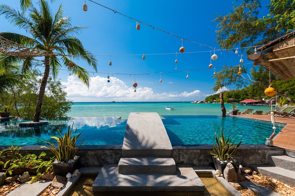 Sunshine Beach Resort 84/100