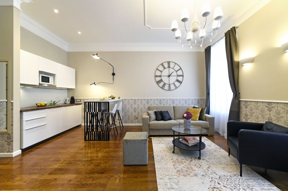 Markiz Luxury Apartments 18/37