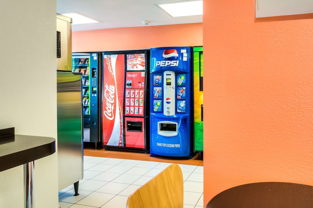 Motel6 Arlington Heights, IL - Chicago North Central 24/42