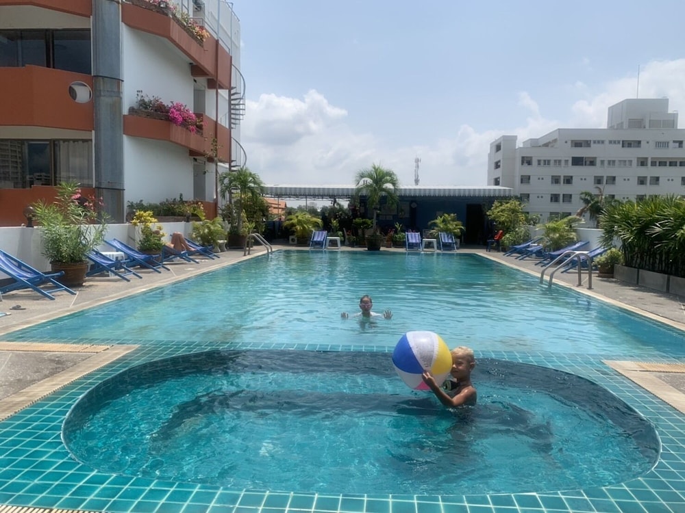 Jomtien Longstay Hotel 43/45
