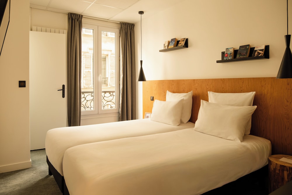 CLASSIC, TWIN BEDS