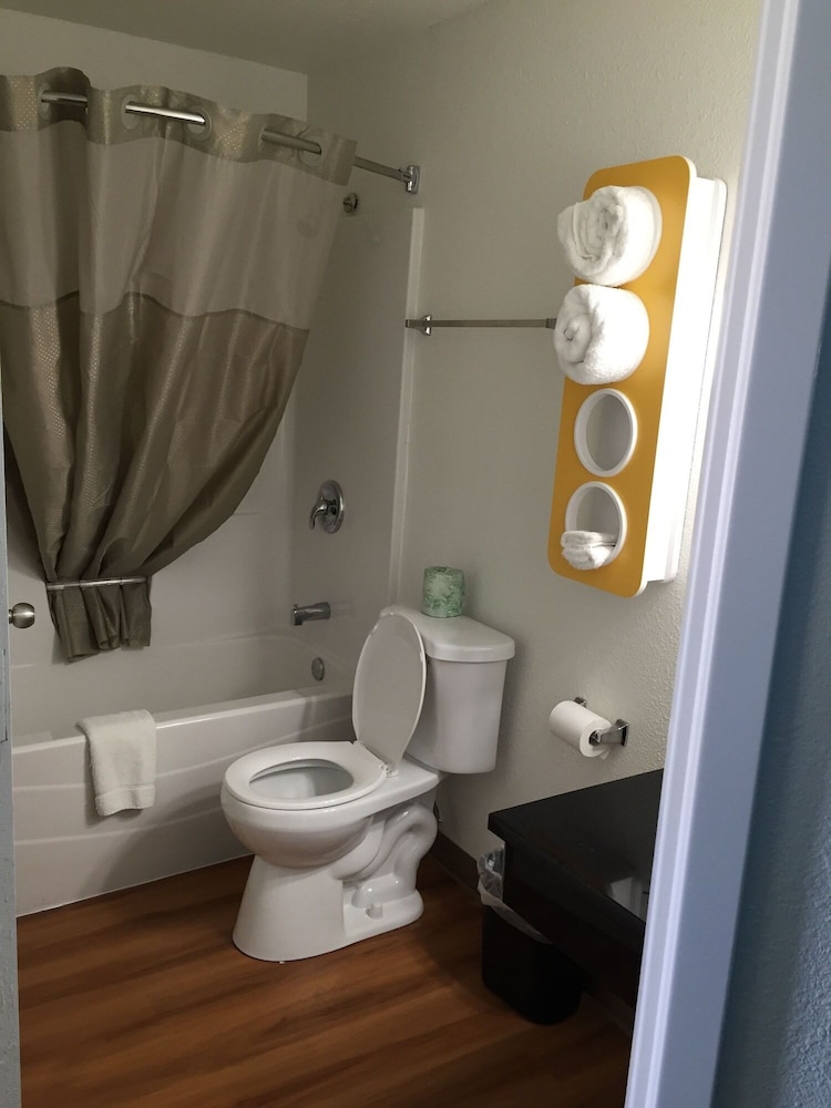 Motel6 Prairie Du Chien, WI 45/45
