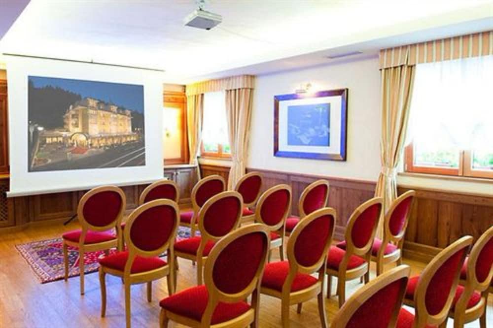 Alpen Suite Hotel 46/48