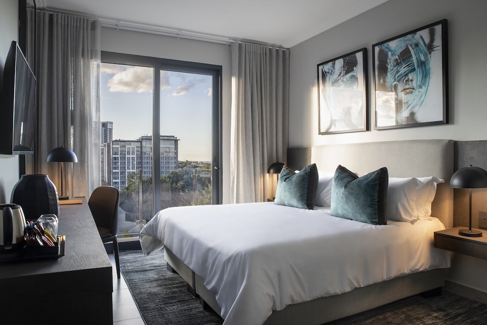 DELUXE, DOUBLE BED