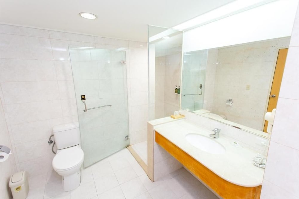 Ardi Hotel 41/45