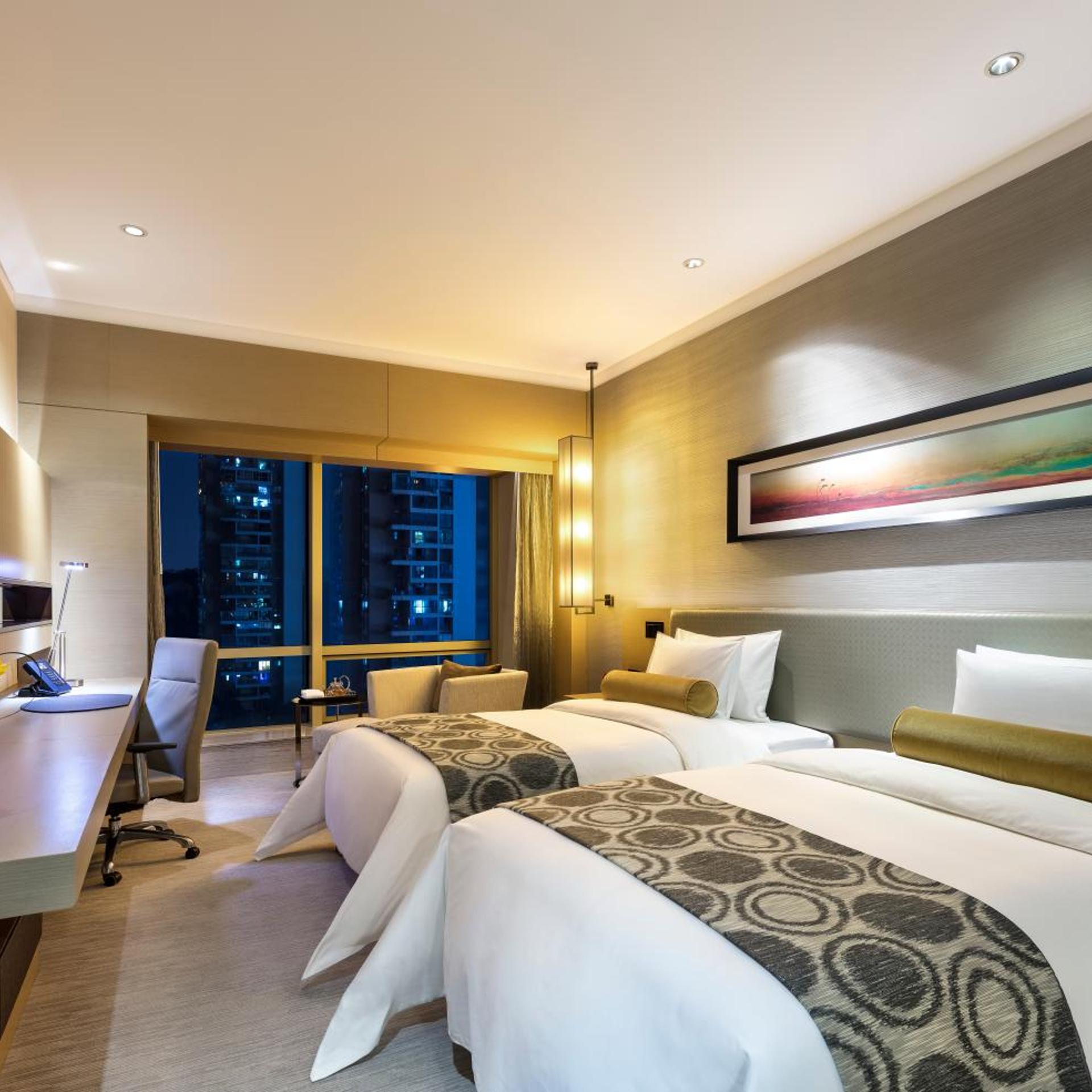 Longchamp Garden Hotel 11/35