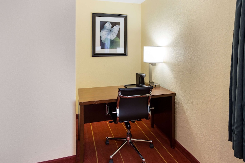 Quality Inn Lebanon, NH 27/37
