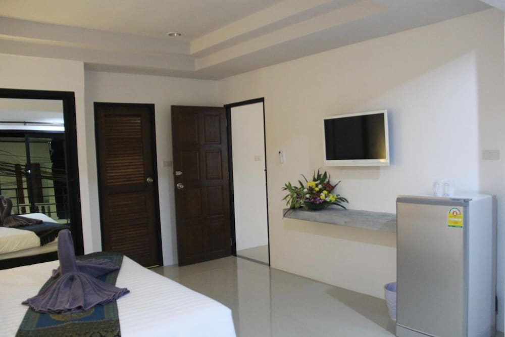The Seashore Kamala Service Apartment 15/19