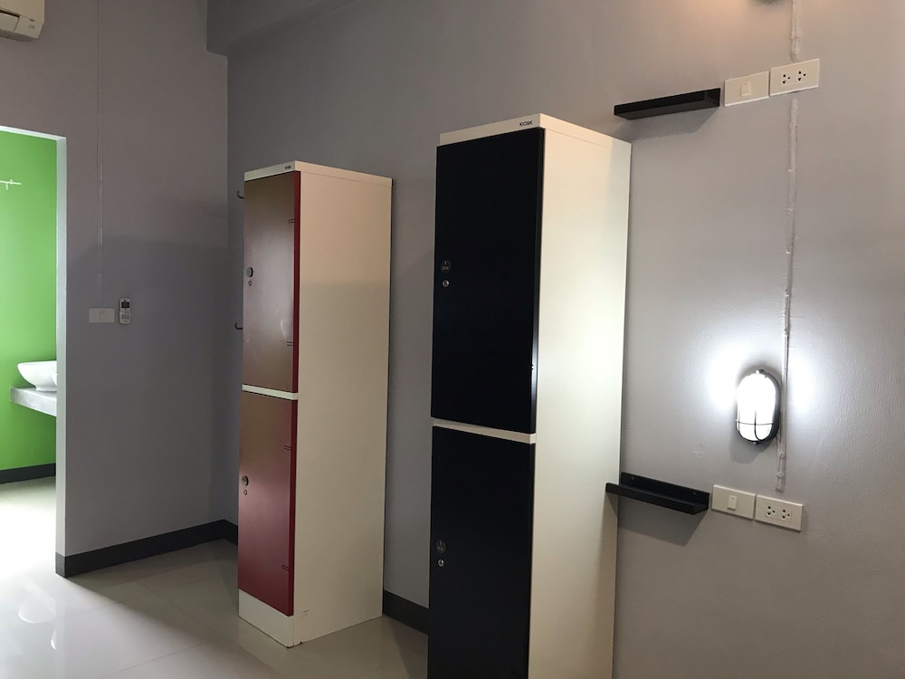 S1 Hostel 32/61