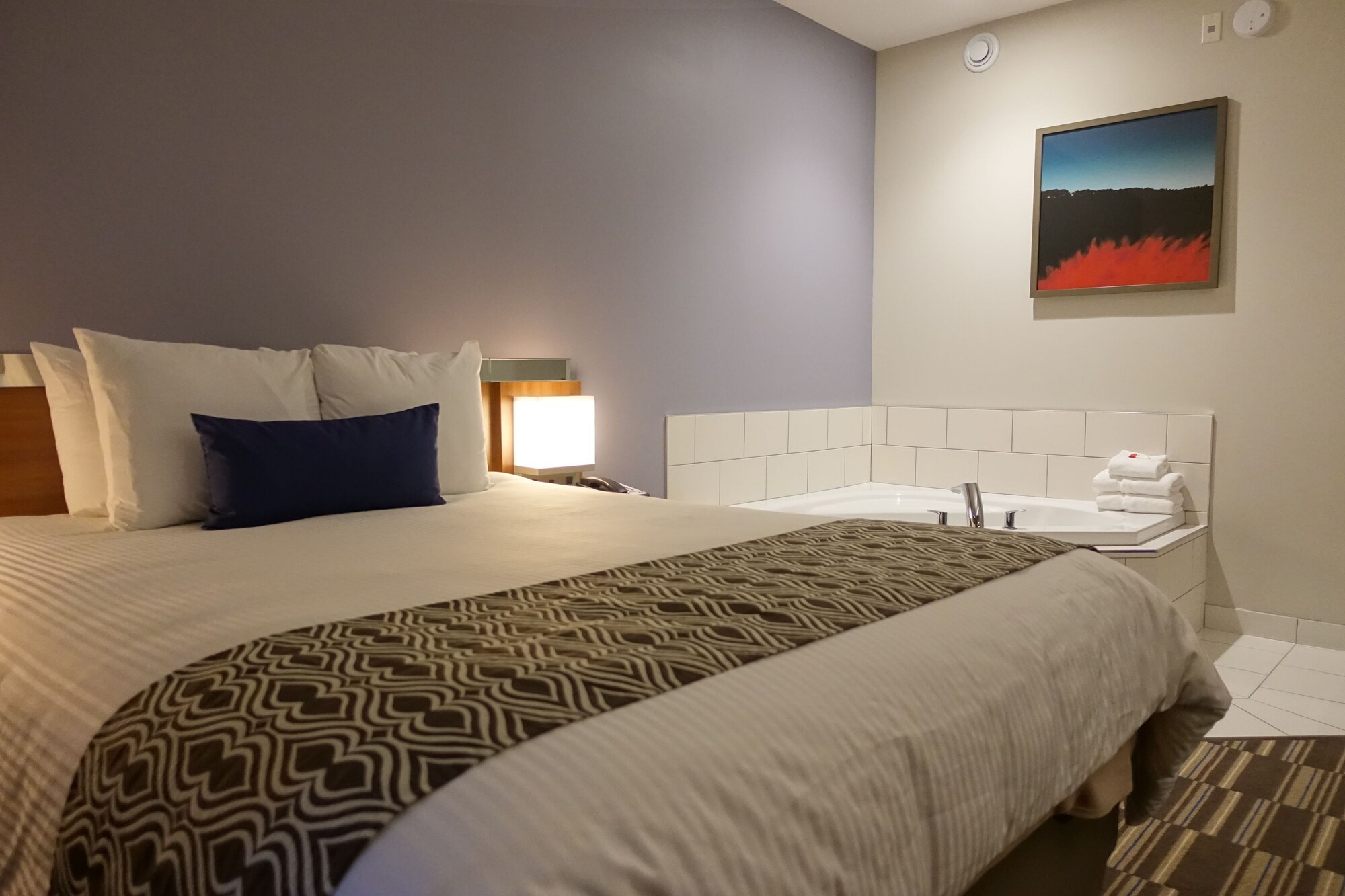 جناح استوديو بسرير كوين بحوض جاكوزي، Microtel Inn & Suites By Wyndham Sault Ste. Marie 4/10