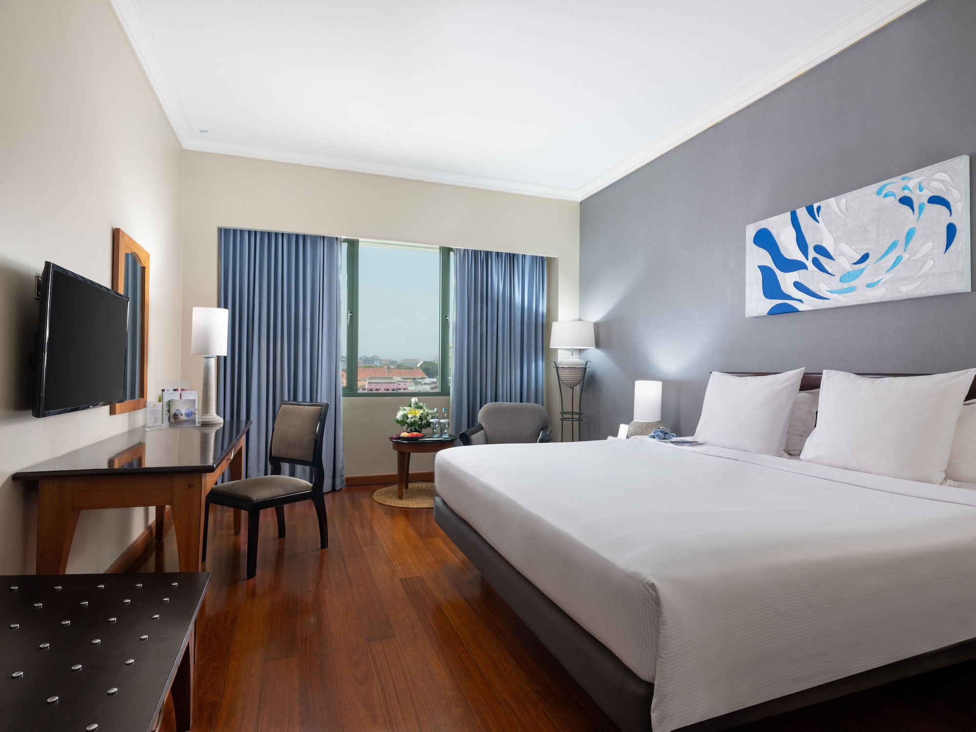EXECUTIVE, DOUBLE OR TWIN BED