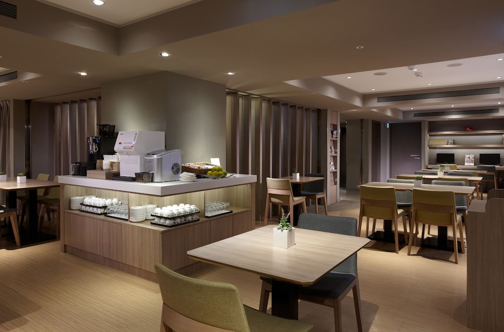 Royal Inn Taipei Linsen Huashan 1914 Creative Park 41/58