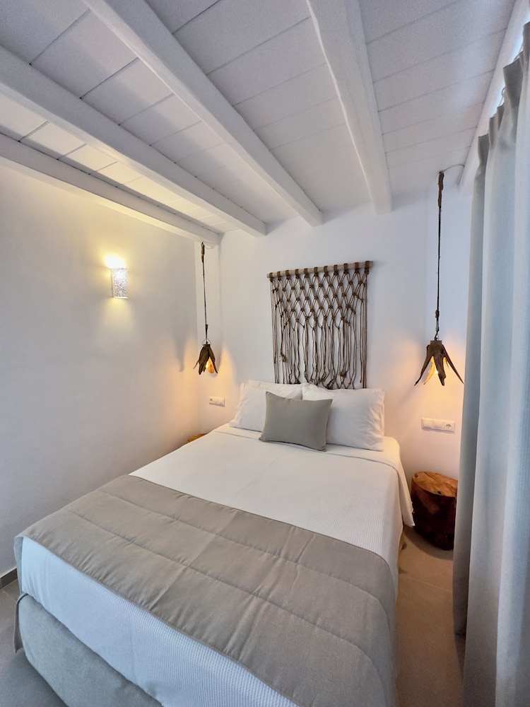 Sofos Suites 9/50