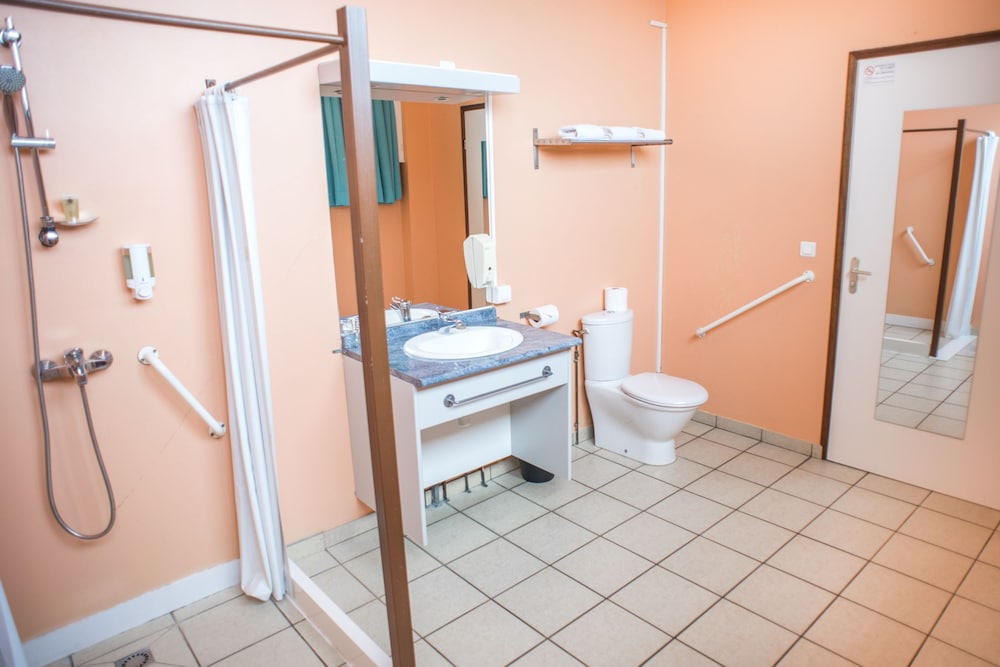Tahiti Airport Motel 26/64