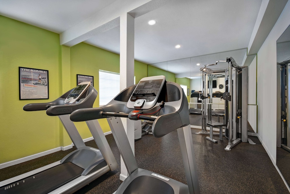 Studio6 Houston, TX - Westchase 32/56