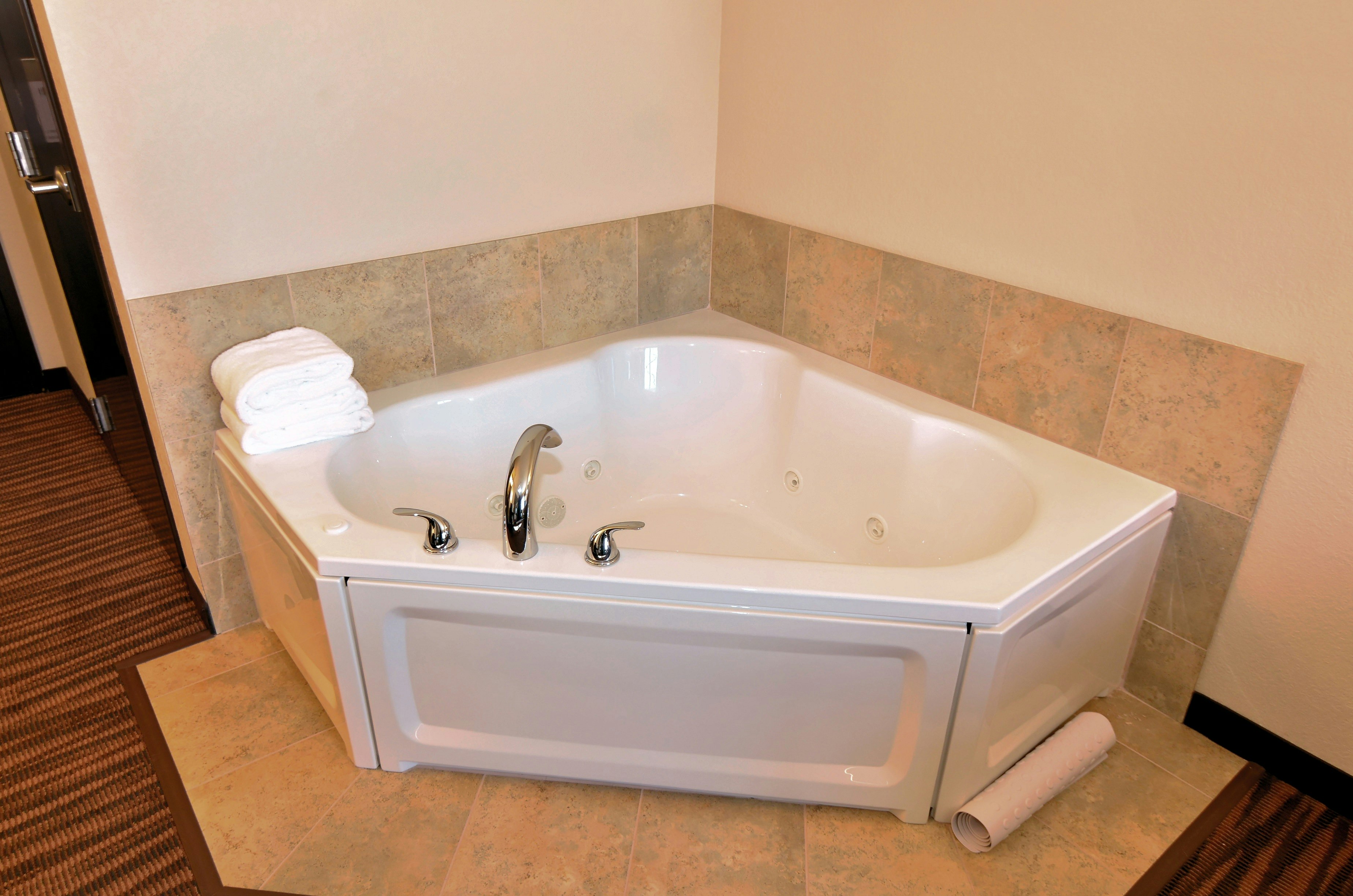 Cobblestone Inn & Suites - Holstein 48/48