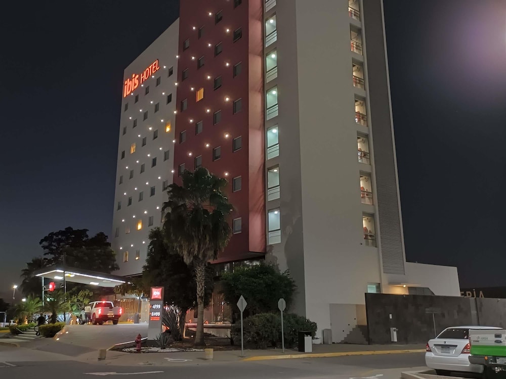 ibis Culiacan 4/50