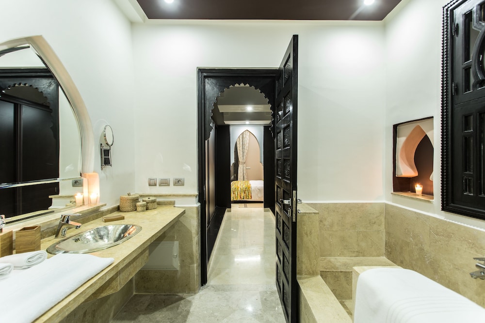The Bird Exclusive Guest House & Spa 50/50