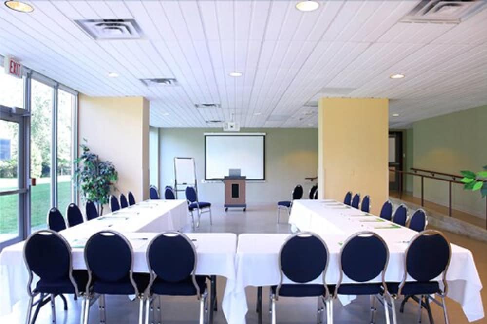 Residence Conference Centre Brampton 22/28