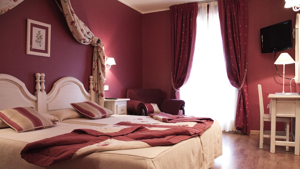 Standard, Double Bed
