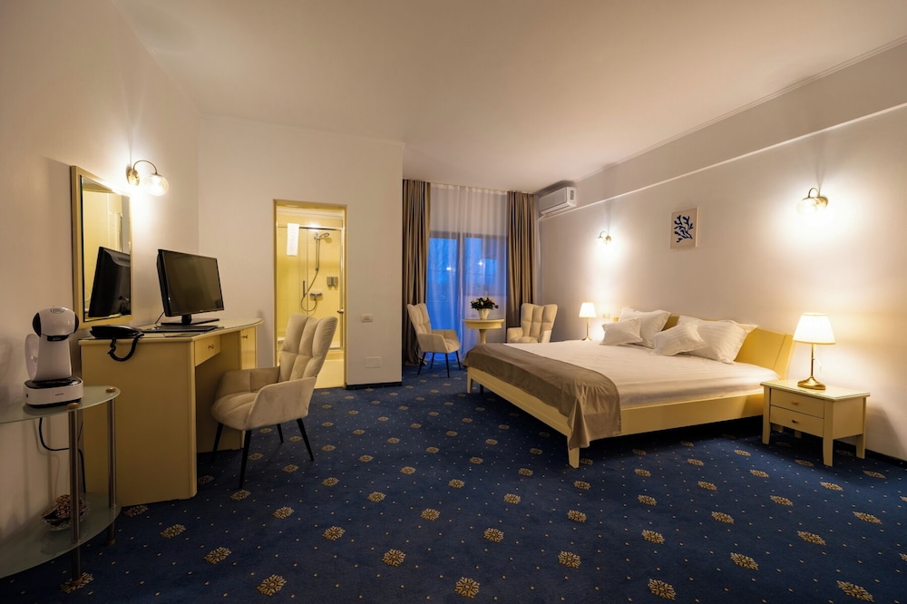 Hotel Expocenter 8/20