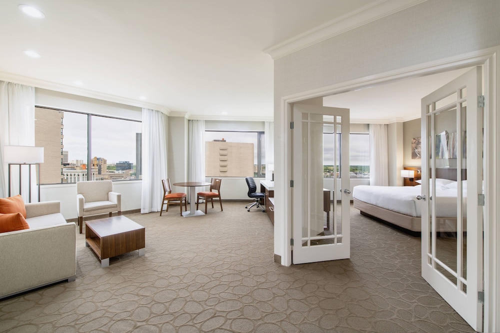 Delta Hotels By Marriott Regina 42/66