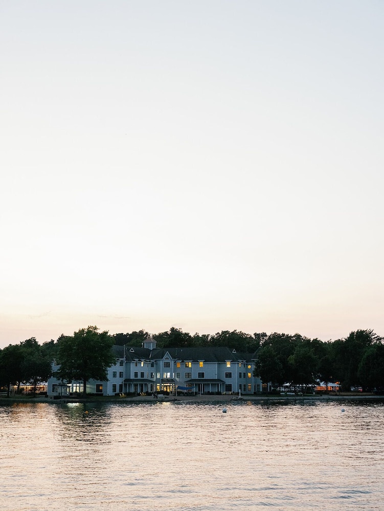 Oakwood Resort 42/44