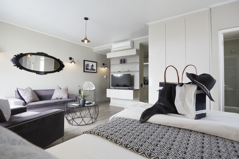 The Hyde All-Suite Hotel 27/46