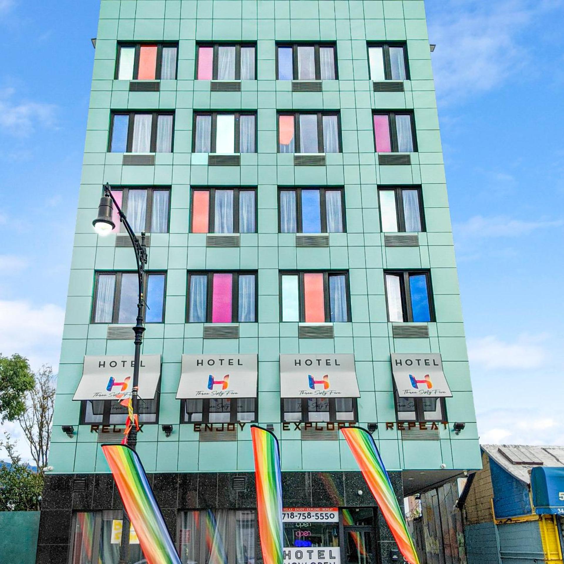 Hotel 365 Bronx 6/50