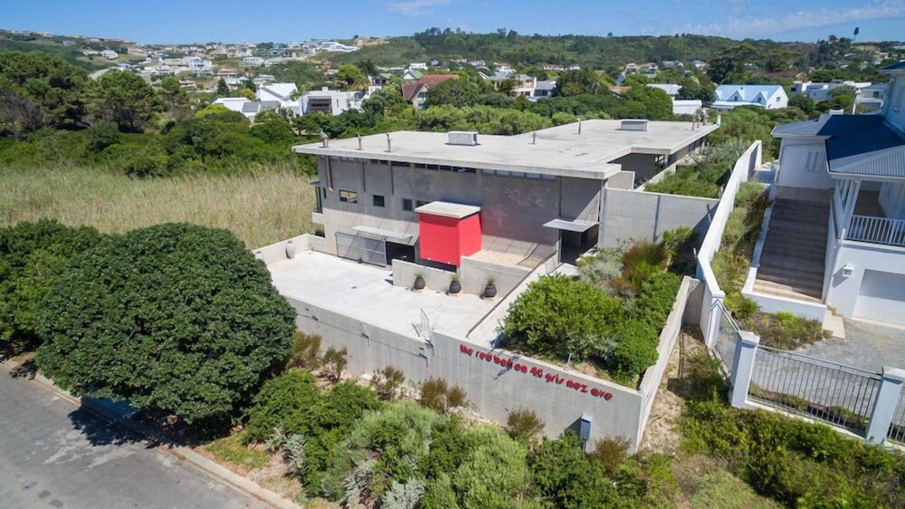 Red Box Villa 1/27