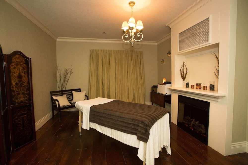 Niagara Crossing Hotel and Spa 28/39