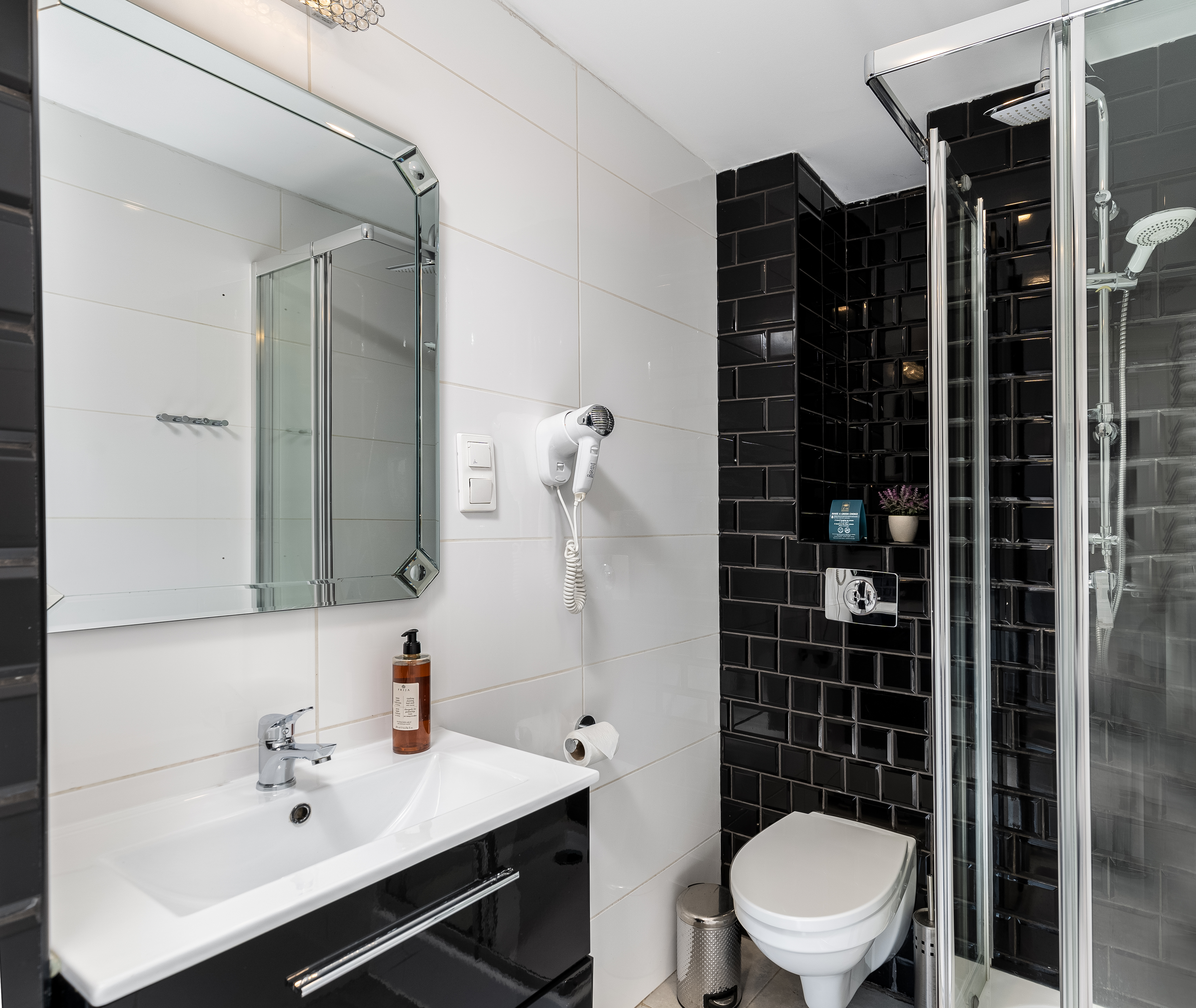 Deluxe Suite | King-size bed | 40m2 Terrace | A/C