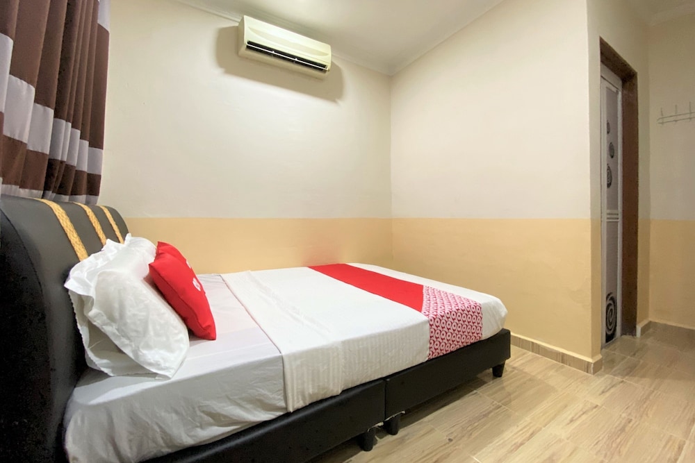 OYO 90205 Bayu Sintok Motel 6/15