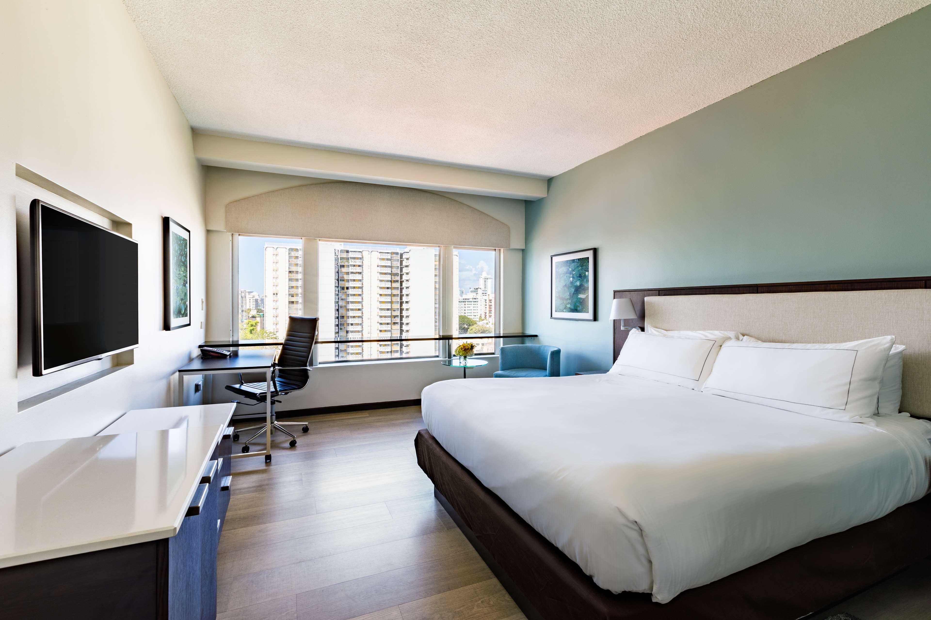 ROOM, KING BED, HIGH FLOOR