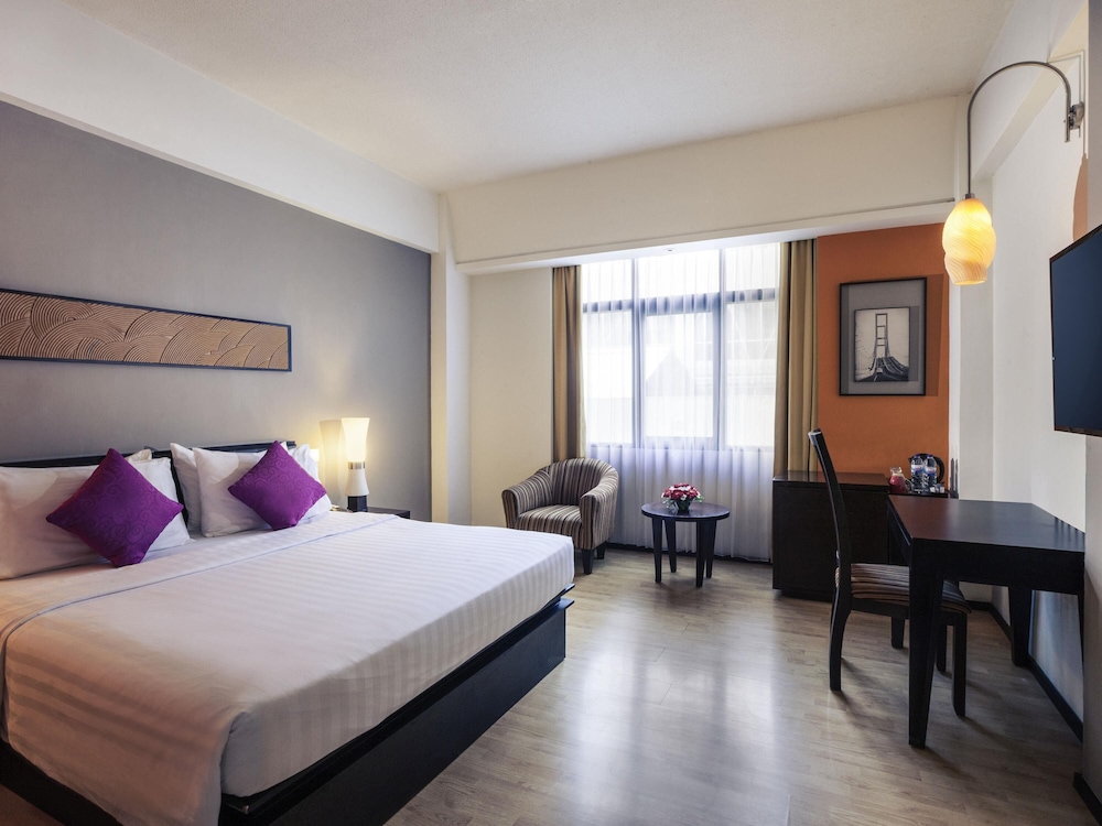 Mercure Surabaya Grand Mirama 28/81