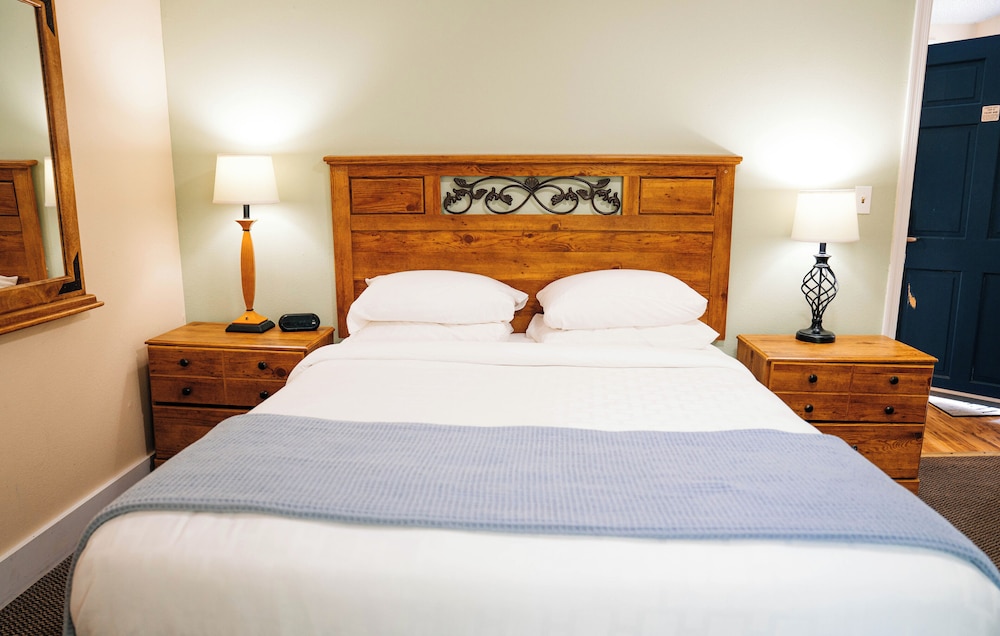 Salida Inn & Monarch Suites 28/78