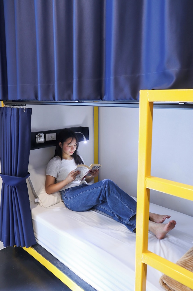 Fulfill Phuket Hostel 33/42