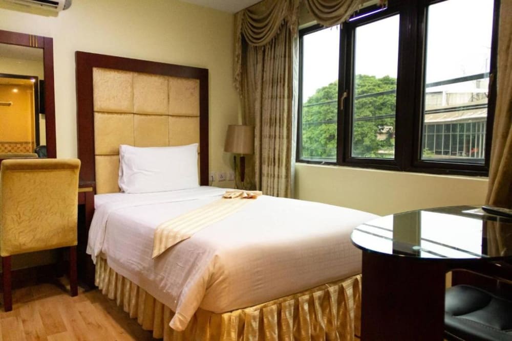 The Grand Lodge Pattaya by ZUZU 18/50