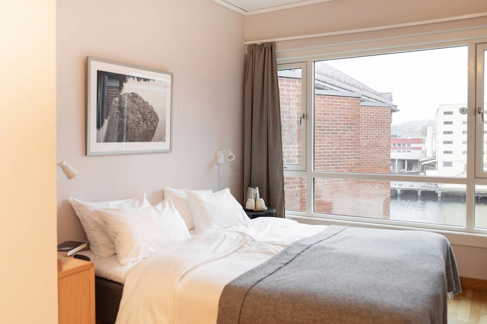 Compact, Double Bed