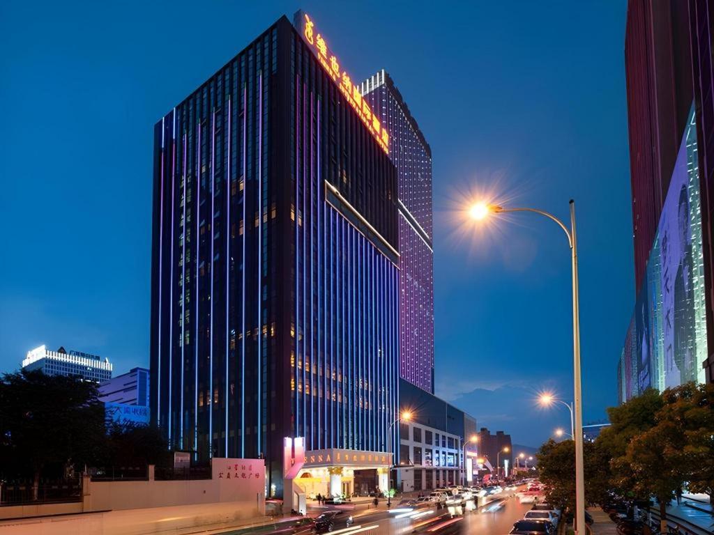 Vienna International Hotel Kunming (West Guangfu Road Station Branch) 8/48