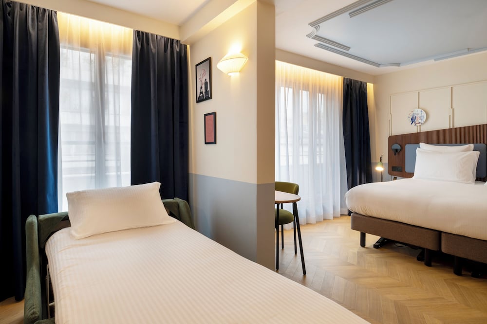 Ampere Hotel 25/80