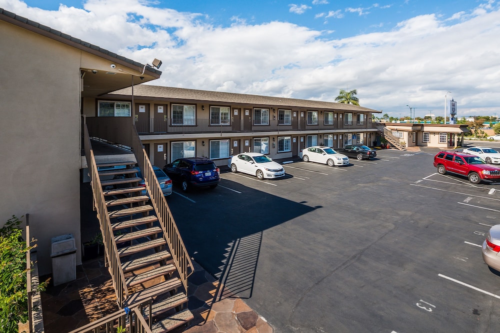 Hotel 414 Anaheim 57/66