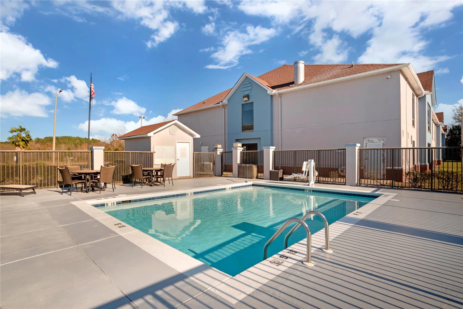 Comfort Inn Livingston AL 30/31